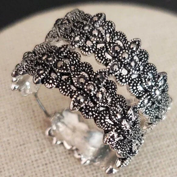 Textured silver hoop earrings with black detail - Picture 8 of 10